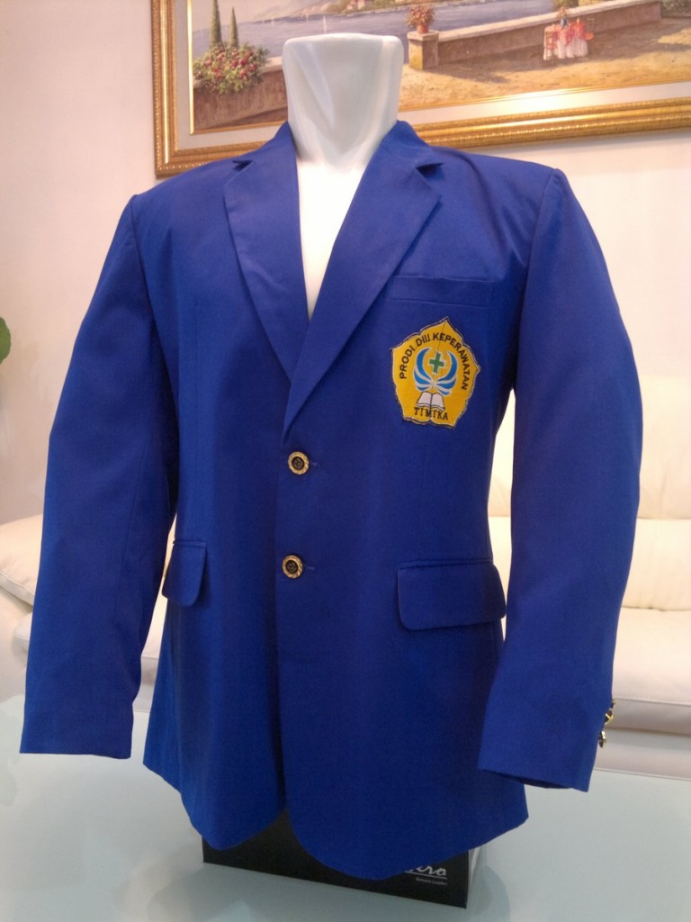 Jas almamater warna biru